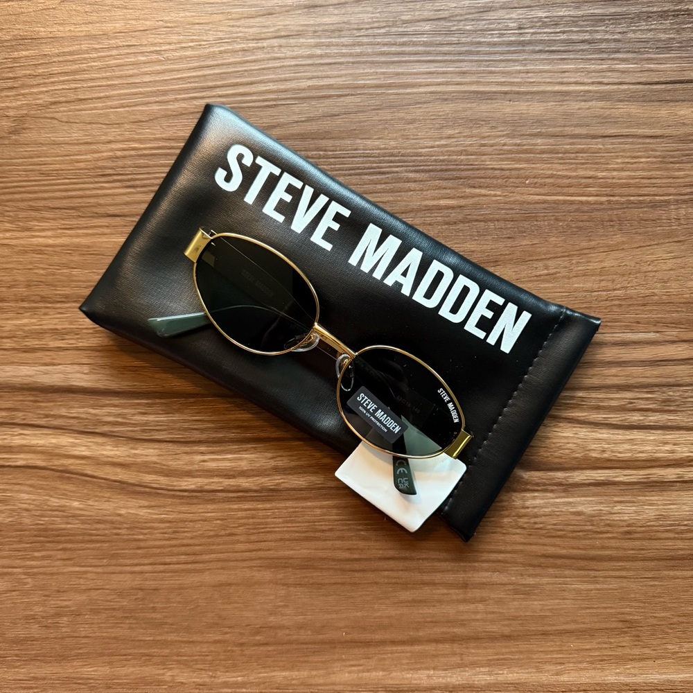 Steve Madden Gold Oval Sunglasses with Dark Green Lenses